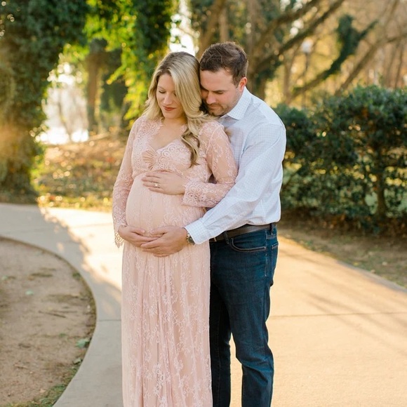 NWOT Lace Maternity Photoshoot Gown; Plus Dress Size: 12-16; Color: Apricot - Picture 9 of 10